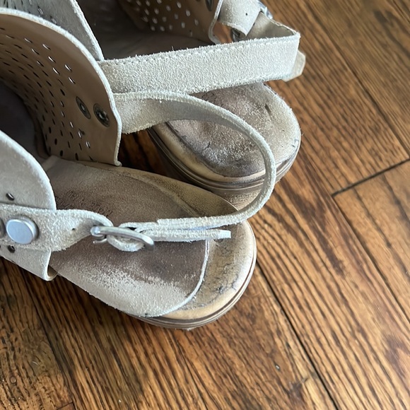 Barbara Barbieri Tan Perforated Suede Leather Block Heel Sandals 10.0 - Picture 3 of 4